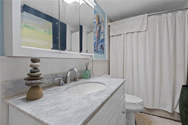 72 West Shore Road 104, Warwick, RI 02889