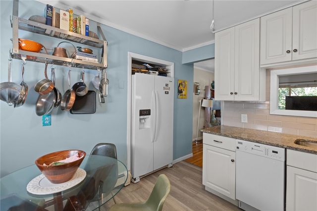 72 West Shore Road 104, Warwick, RI 02889