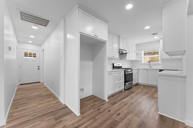 1507 N Durham Drive, Houston, TX 77008