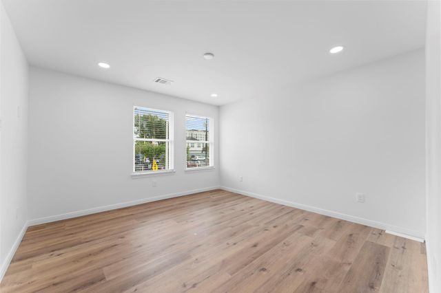 1507 N Durham Drive, Houston, TX 77008