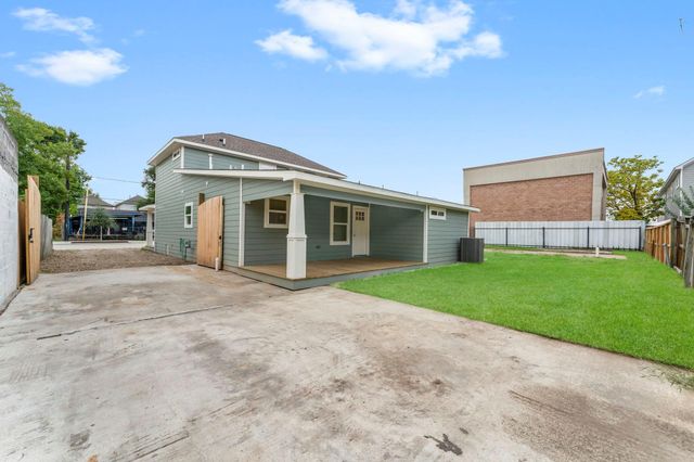 1507 N Durham Drive, Houston, TX 77008