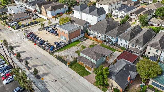 1507 N Durham Drive, Houston, TX 77008