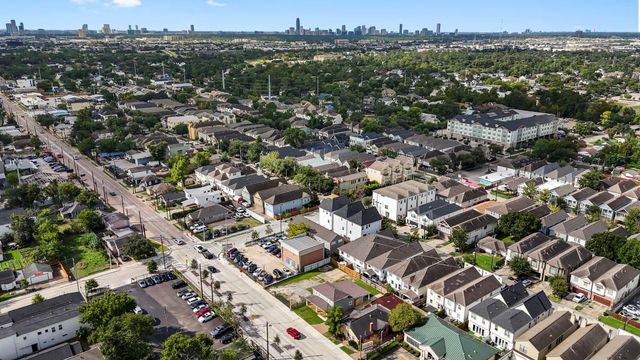 1507 N Durham Drive, Houston, TX 77008