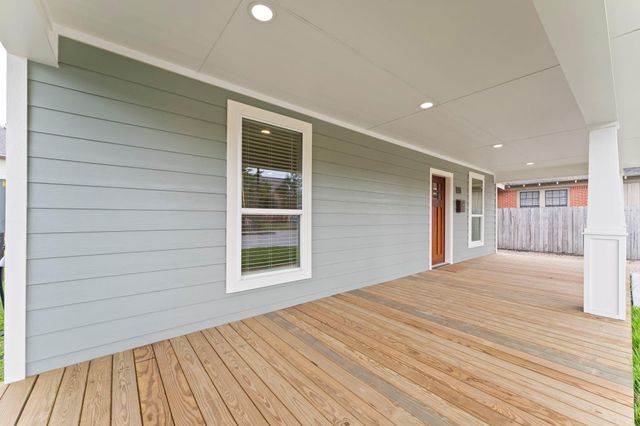 1507 N Durham Drive, Houston, TX 77008