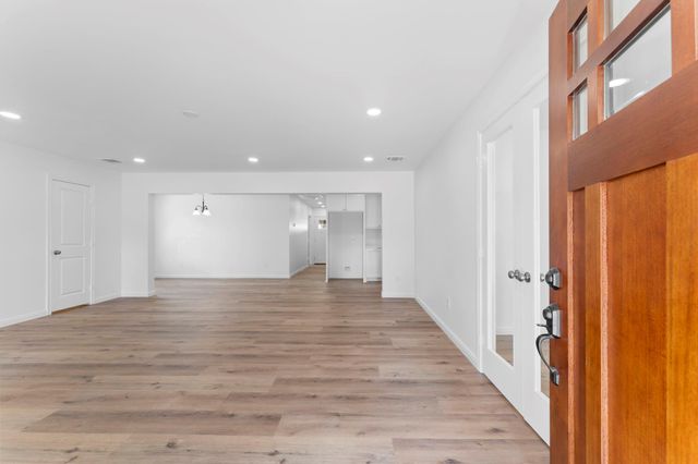 1507 N Durham Drive, Houston, TX 77008