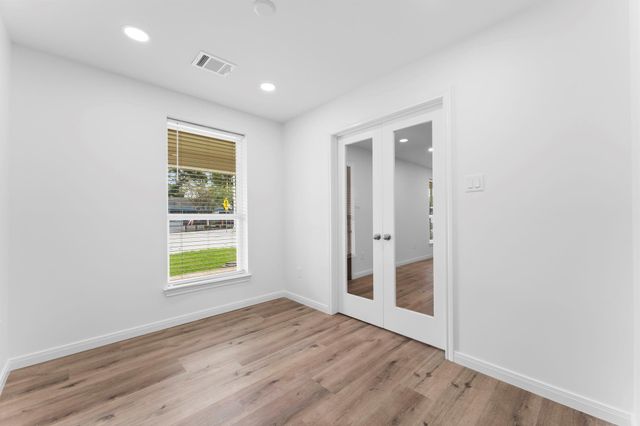 1507 N Durham Drive, Houston, TX 77008