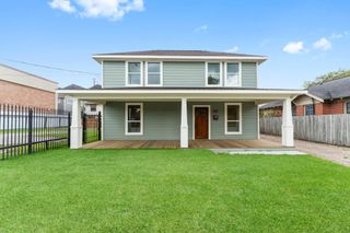 1507 N Durham Drive, Houston, TX 77008