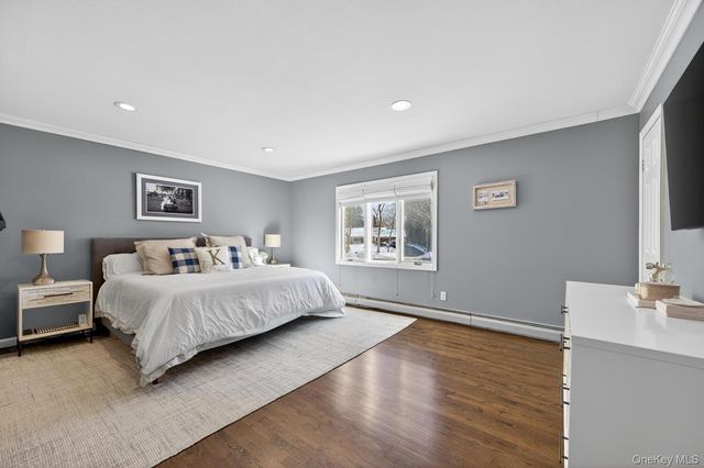 18 Melrose Lane, Commack, NY 11725