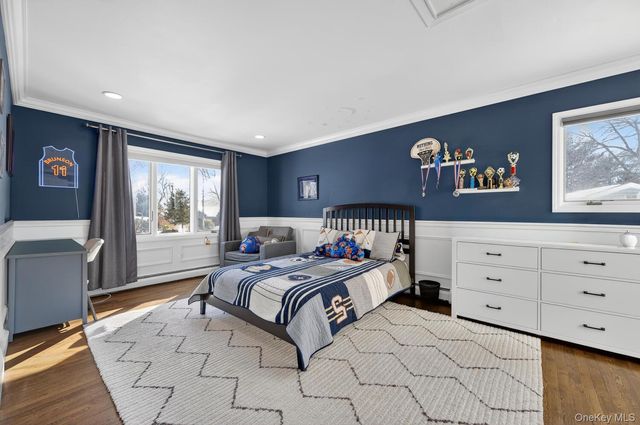 18 Melrose Lane, Commack, NY 11725