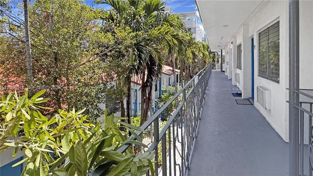 7717 Byron Avenue 12, Miami Beach, FL 33141