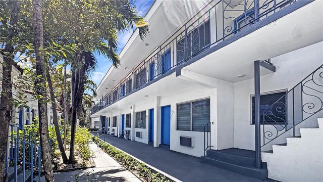 7717 Byron Avenue 12, Miami Beach, FL 33141