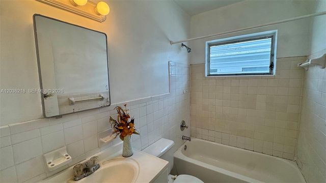 7717 Byron Avenue 12, Miami Beach, FL 33141
