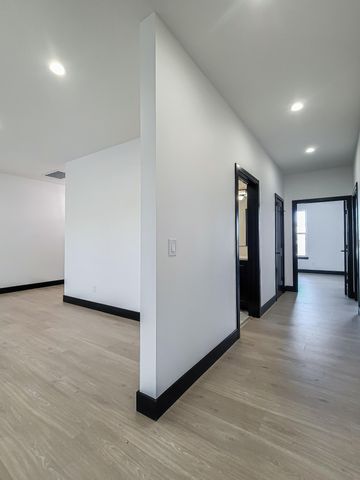 611 North Acacia Avenue, Clever, MO 65631