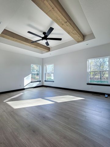 611 North Acacia Avenue, Clever, MO 65631