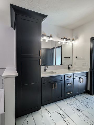 611 North Acacia Avenue, Clever, MO 65631