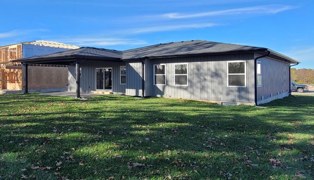 611 North Acacia Avenue, Clever, MO 65631