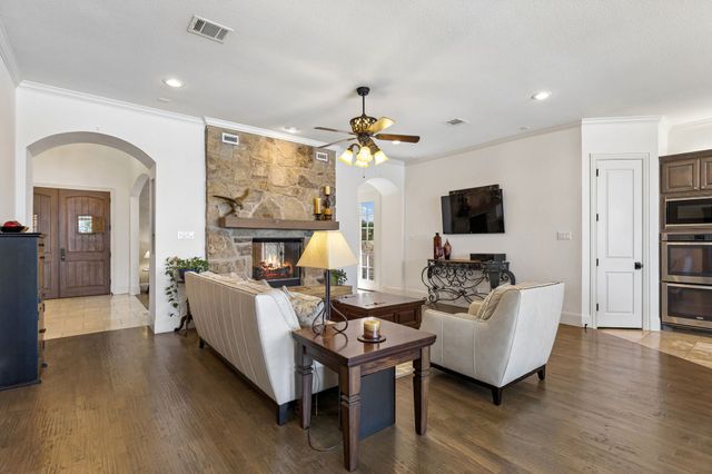 10047 Lakeside Drive, Fort Worth, TX 76179