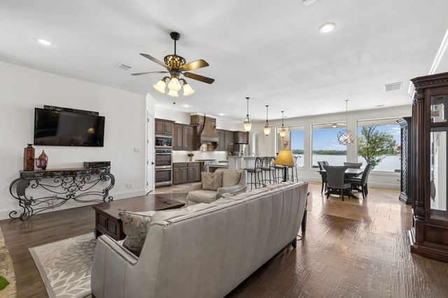 10047 Lakeside Drive, Fort Worth, TX 76179
