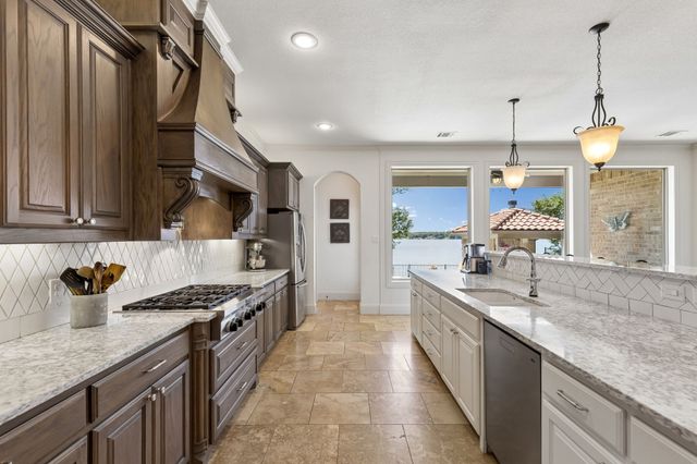 10047 Lakeside Drive, Fort Worth, TX 76179