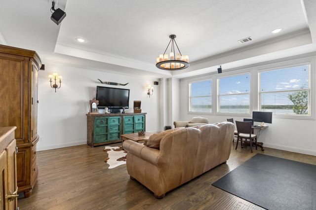 10047 Lakeside Drive, Fort Worth, TX 76179