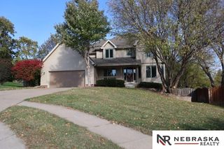 906 Quail Ridge Circle, Papillion, NE 68046