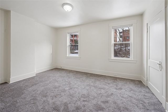 2012 Dellrose St, Carrick, PA 15210