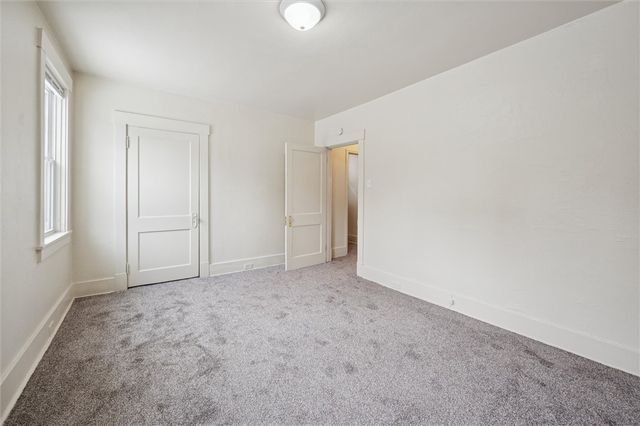 2012 Dellrose St, Carrick, PA 15210