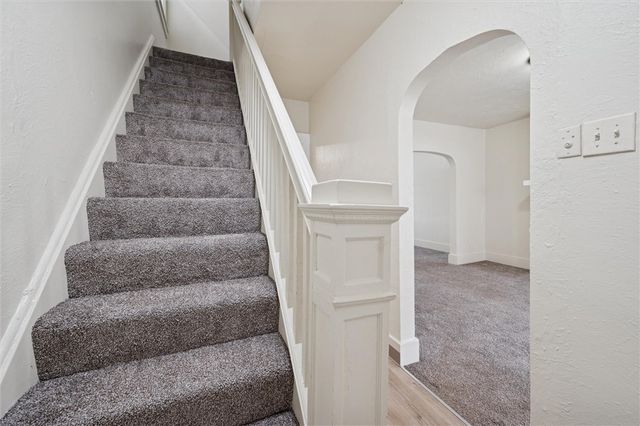 2012 Dellrose St, Carrick, PA 15210