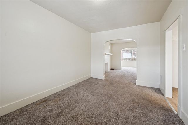 2012 Dellrose St, Carrick, PA 15210