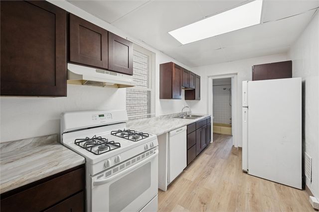 2012 Dellrose St, Carrick, PA 15210