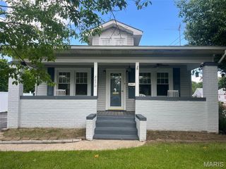 2670 N Rodgers Avenue, Alton, IL 62002