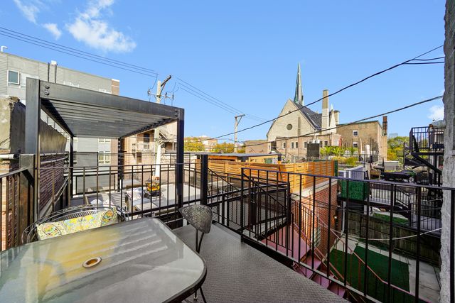 1636 W Warren Boulevard, Chicago, IL 60612