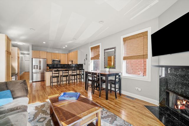 1636 W Warren Boulevard, Chicago, IL 60612