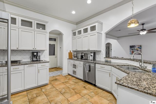 421 EAST FRENCHMAN'S BEND ROAD, Monroe, LA 71203