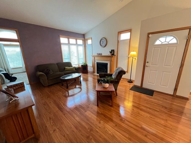 14326 Peninsula Point Drive, Savage, MN 55378