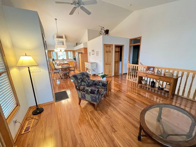 14326 Peninsula Point Drive, Savage, MN 55378