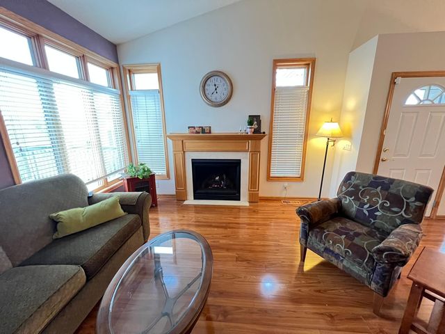 14326 Peninsula Point Drive, Savage, MN 55378