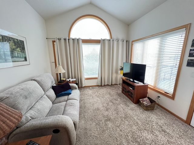 14326 Peninsula Point Drive, Savage, MN 55378