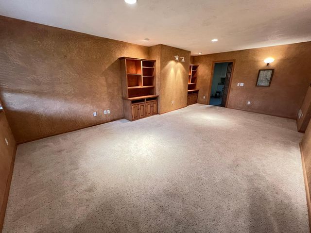 14326 Peninsula Point Drive, Savage, MN 55378