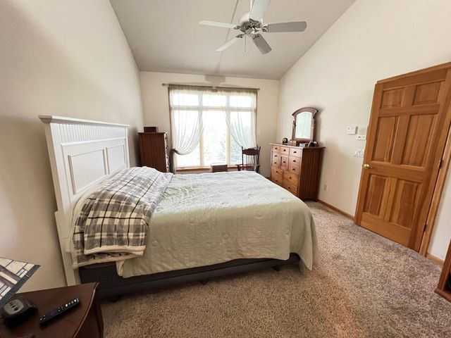 14326 Peninsula Point Drive, Savage, MN 55378