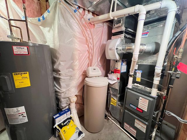 14326 Peninsula Point Drive, Savage, MN 55378