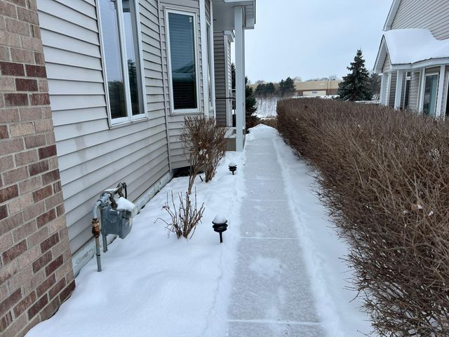 14326 Peninsula Point Drive, Savage, MN 55378