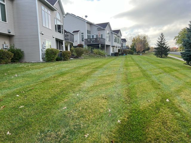 14326 Peninsula Point Drive, Savage, MN 55378