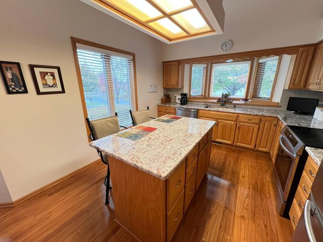 14326 Peninsula Point Drive, Savage, MN 55378