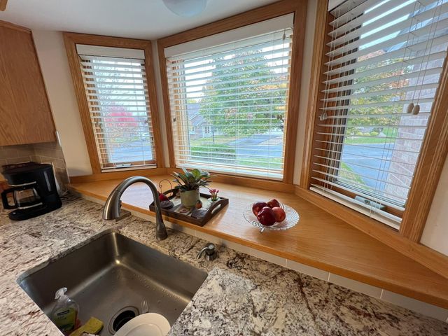 14326 Peninsula Point Drive, Savage, MN 55378