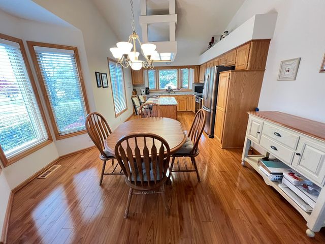 14326 Peninsula Point Drive, Savage, MN 55378