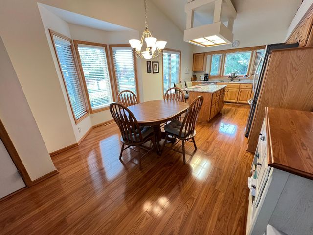 14326 Peninsula Point Drive, Savage, MN 55378