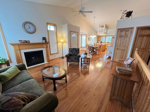 14326 Peninsula Point Drive, Savage, MN 55378