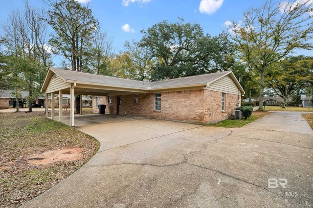 905 Bonita Avenue, Daphne, AL 36526