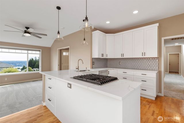 7685 Esther Place NW, Silverdale, WA 98383